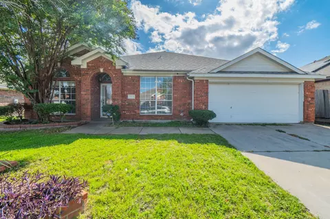 3913 Orlando Springs Dr, Fort Worth, TX 76123