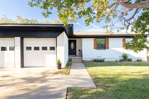 254 Kincaid St, Van Alstyne, TX 75495