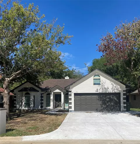 921 Meadowdale Rd, Arlington, TX 76017