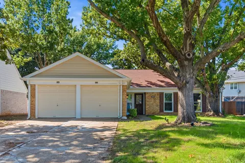 1933 Pin Oak Dr, Flower Mound, TX 75028