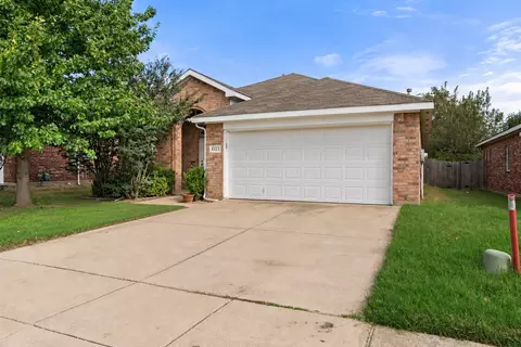 8123 Tierra Del Sol Rd, Arlington, TX 76002
