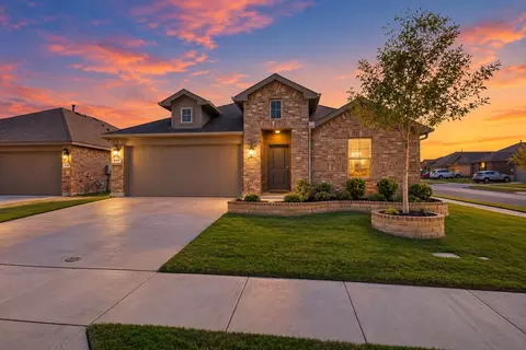 633 Captree Ln, Fort Worth, TX 76131
