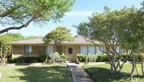 1911 E Branch Hollow Dr, Carrollton, TX 75007