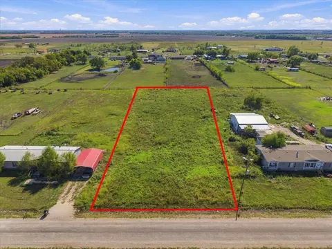 276 Winding River Cir, Farmersville, TX 75442
