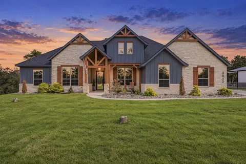 2045 Glenhollow Dr, Weatherford, TX 76088