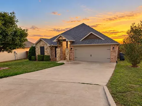 2811 S Lillis Ln, Denison, TX 75020