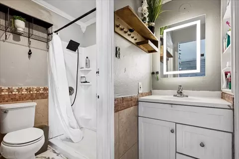 Bath - 2604 Driskill Dr, Euless, TX 76039 photo 1 of 2