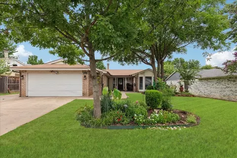Exterior - 2604 Driskill Dr, Euless, TX 76039 photo 3 of 6