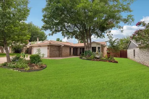 Exterior - 2604 Driskill Dr, Euless, TX 76039 photo 2 of 6