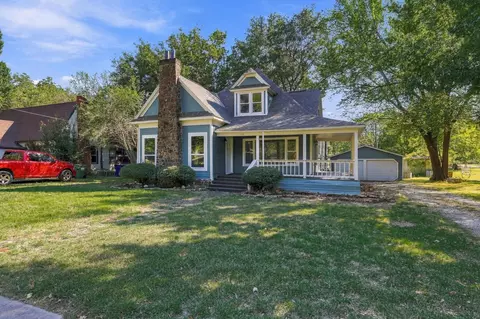 512 E Main St, Whitesboro, TX 76273