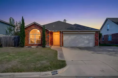 5024 Prairie Creek Trl, Fort Worth, TX 76179