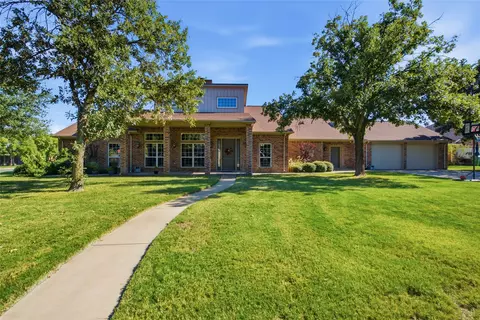 800 Cottonwood Ct, Stephenville, TX 76401