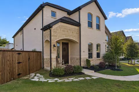 7664 Regal Ln, North Richland Hills, TX 76180