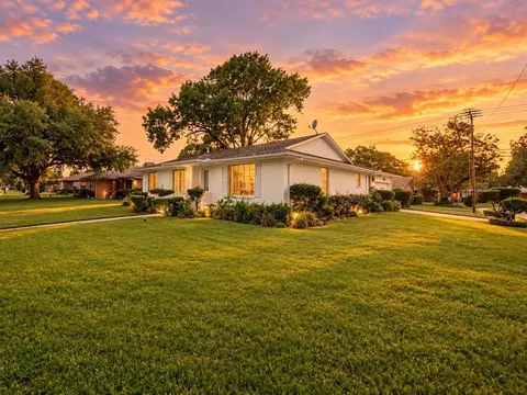 5319 Urban Crest Rd, Dallas, TX 75227