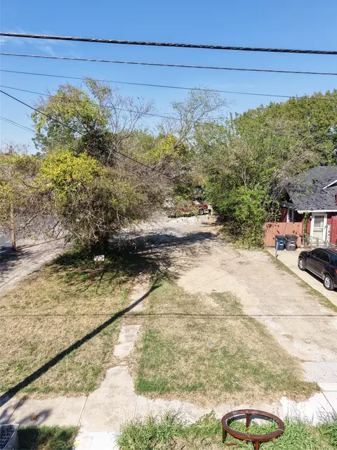 3009 E 1st St, Fort Worth, TX 76111