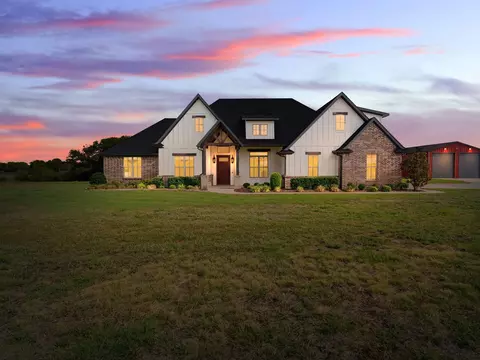 121 Pecan Valley Ct, Sherman, TX 75090