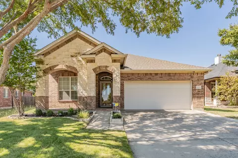 2205 Clairborne Dr, Fort Worth, TX 76177