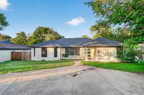 7437 Eccles Dr, Dallas, TX 75227