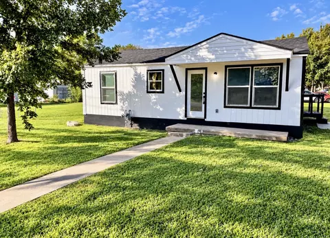 915 Kissell Rd, Wilmer, TX 75172