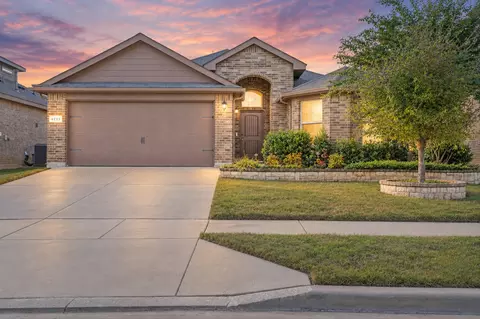 4225 Tollcross Ln, Fort Worth, TX 76123