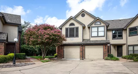 422 Santa Fe Trl #11, Irving, TX 75063