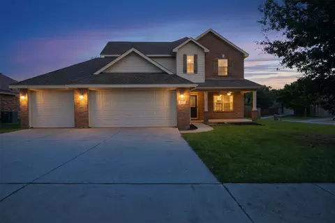 317 Sheridan Rd, Oak Point, TX 75068