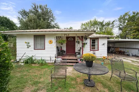 712 E Liberty St, Mexia, TX 76667
