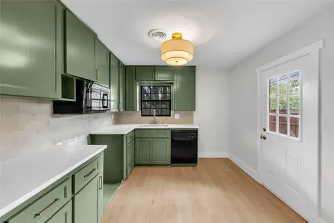 4400 Mckibben St, Haltom City, TX 76117