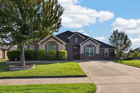 700 Edgewood Dr, Desoto, TX 75115