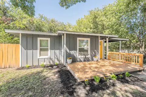 1228 S Brazos St, Weatherford, TX 76086