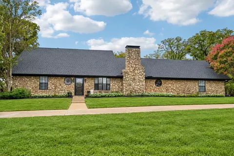 180 N Woodland Trl, Double Oak, TX 75077