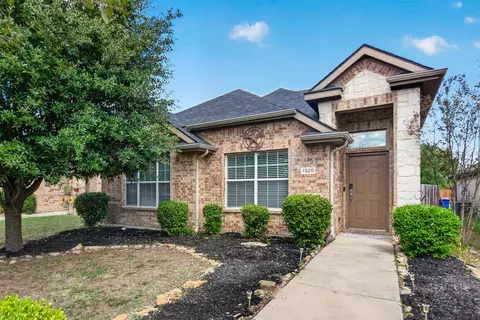 1320 Honeywood Ln, Royse City, TX 75189