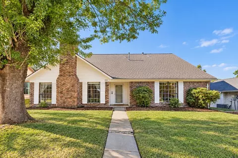 621 Torrance Dr, Garland, TX 75040