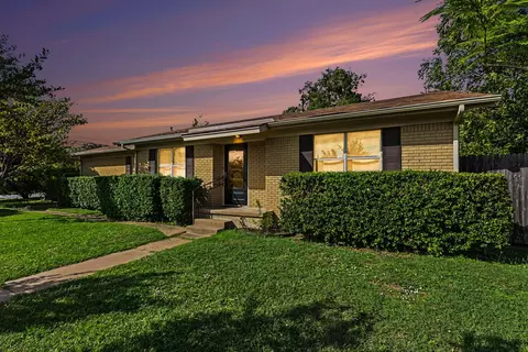 1120 Winona St, Weatherford, TX 76086