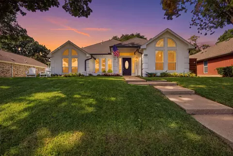 121 Lansdowne Cir, Coppell, TX 75019