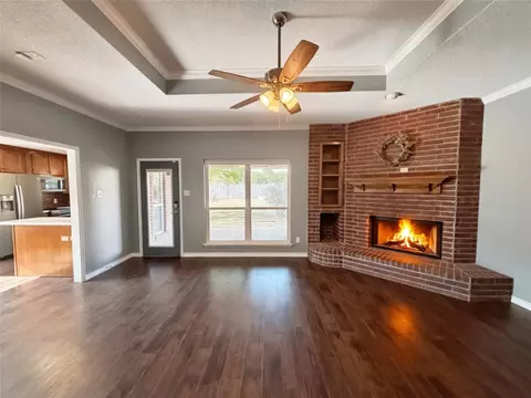 Living - 232 Crescent Dr, Hewitt, TX 76643 photo 2 of 3