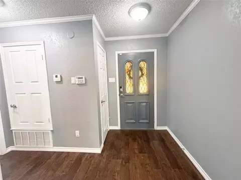 Entry Way - 232 Crescent Dr, Hewitt, TX 76643 photo 4 of 4