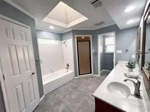 Bath - 232 Crescent Dr, Hewitt, TX 76643 photo 1 of 4