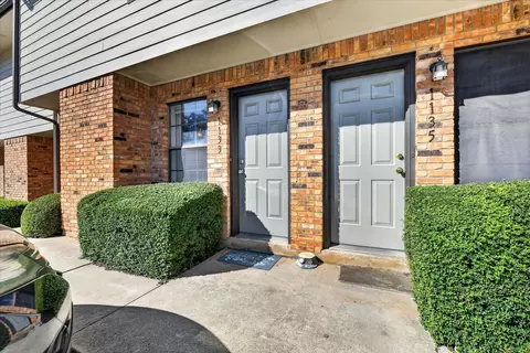 1133 Dallas Dr, Denton, TX 76205