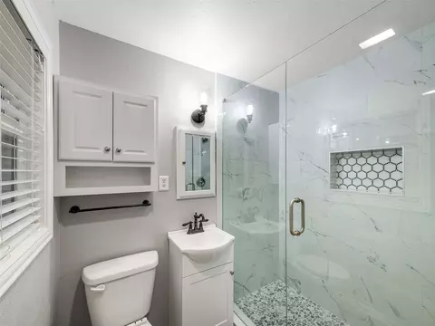 Bath - 1200 Walker Dr, Hurst, TX 76053 photo 1 of 5
