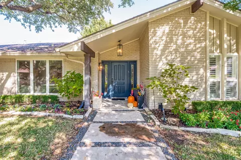 3843 Regent Dr, Dallas, TX 75229