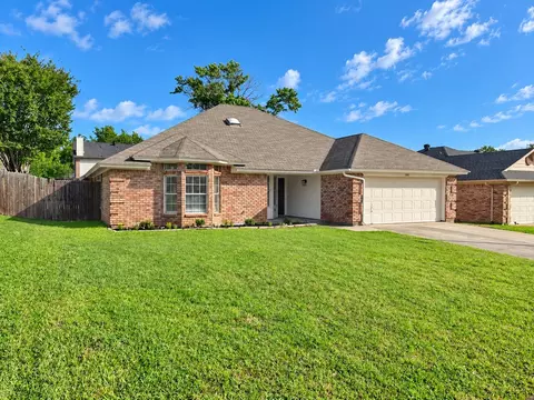 1507 Lincoln Dr, Mansfield, TX 76063