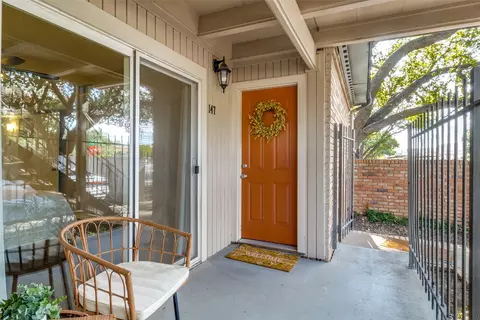 5326 Fleetwood Oaks Ave #147, Dallas, TX 75235