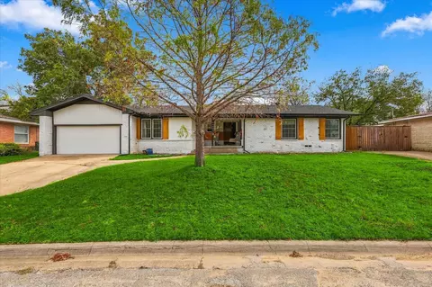 2740 Spruce Park Dr, Richland Hills, TX 76118