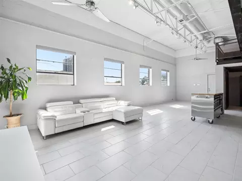 215 N Walton St #2, Dallas, TX 75226