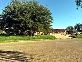 304 11th St, Abernathy, TX 79311