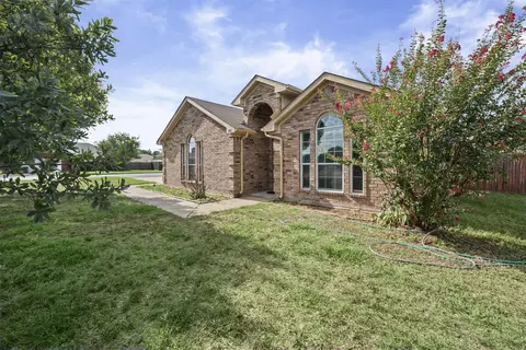 301 Wintergreen Ct, Weatherford, TX 76085