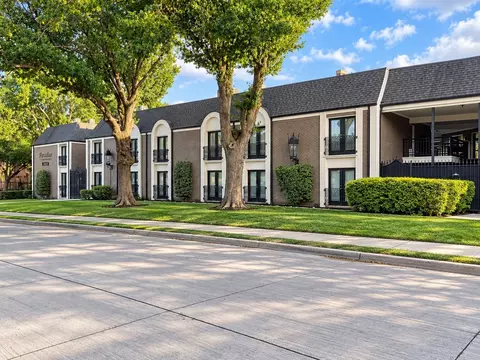 7730 Meadow Park Dr #222, Dallas, TX 75230