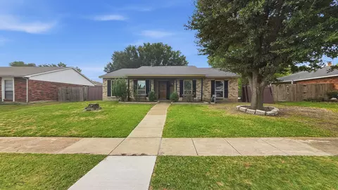 2021 Clark Trl, Grand Prairie, TX 75052