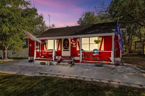 604 E South St, Whitesboro, TX 76273